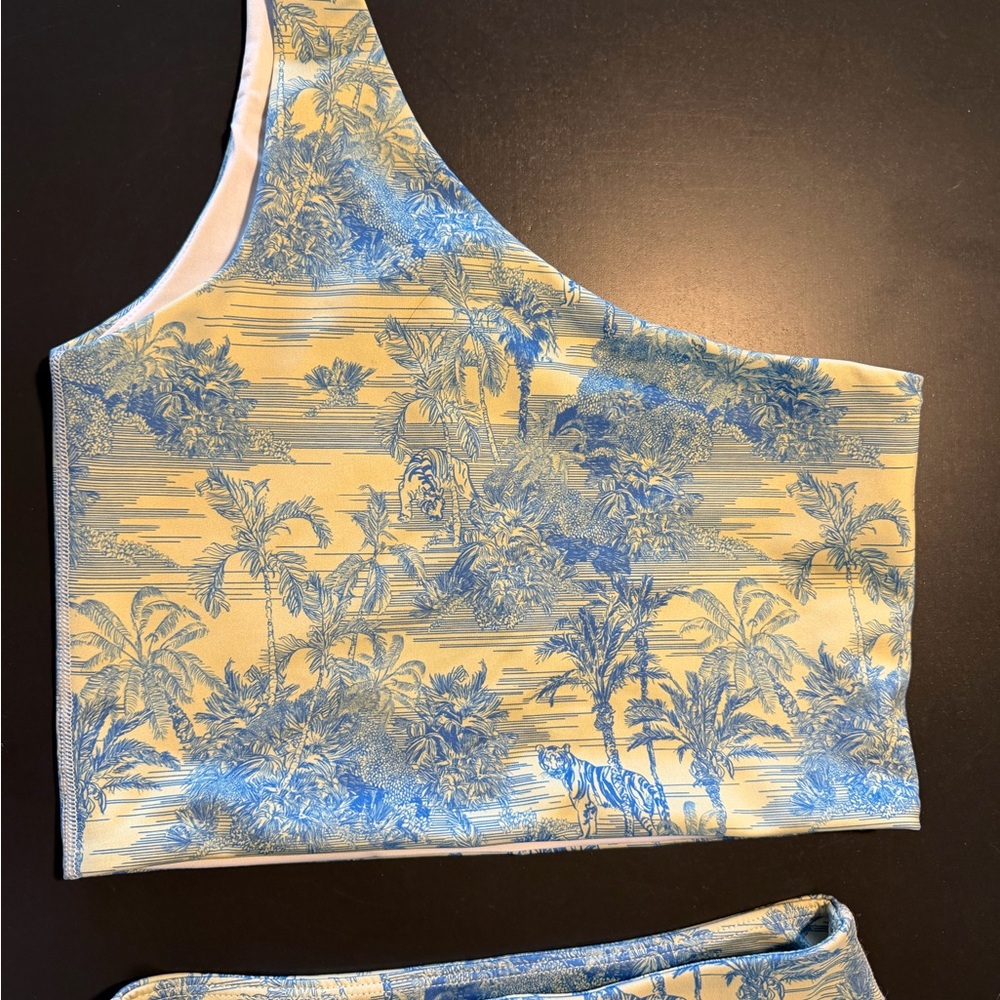 Noli Yoga Set - Size Small - Blue Palm Print - Asymmetrical Top and Leggings - Picture 2 of 7